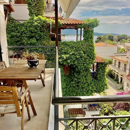Aparthotel Filina House *